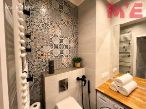 MYE Apartments - Arkadia Urban Apartment - Free Parking, Balcony, AC, FV