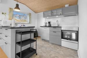 Cozy Wooden Holiday Home W Sauna Spa Sj497