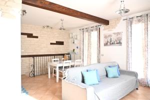S377- Sirolo, ampio bilocale con giardino
