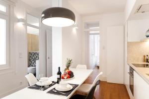 Stylish Apartment in Chiado Quiet and Central