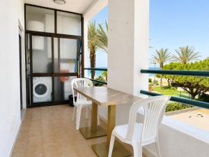 Apartment with ocean view 40 meters from the sand