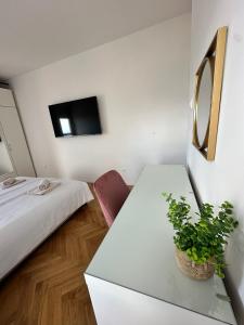 T-star, 2-bedroom apartment with magnificent beach view
