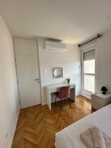 T-star, 2-bedroom apartment with magnificent beach view