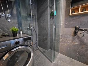 West Side99 Apartment - The Absolute Center & Free Private Parking