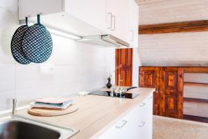 4 guests apartment,15 min from Prague Airport,near golf