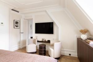 A Sumptuous 1BR with Services