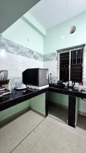 Yostel Homestay- AC 2BHK Near Airport & Railway Station