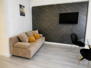 Serenity Studio Black