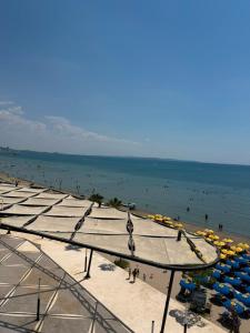 Horizon Beachfront Apartment
