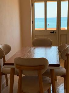 Horizon Beachfront Apartment