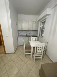 Luris Apartments