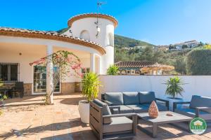 Villa Dos Torres | 4BR Villa Near Sierra Tejeda