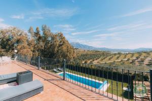 Casa Wood | 4BR Family Villa, Pool & Views
