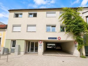 MODERN HOLIDAY APARTMENT Free Parking Free WiFi Fully Equipped 1 to 4 Guests