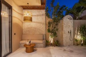 NEW 1BR Modern Tropical Villa in Bingin
