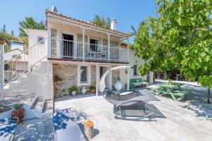 Pyrgos Country House