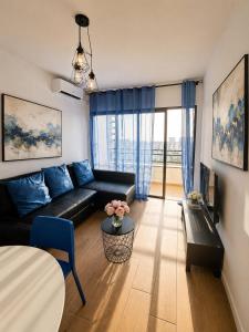 Ocean Serenity Apartment, Sea View & Parking, Tenerife South Escape