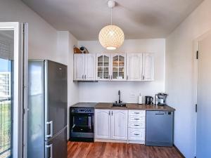 Yasna Apartments