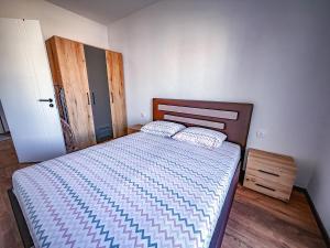 Yasna Apartments