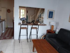 Maison avec jardin terrasse vue sur la mer plage