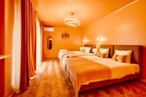 Cascais Cosy Family Suite with Shared Kitchen