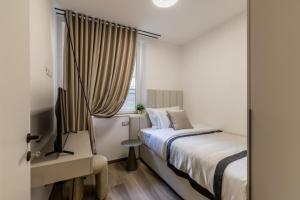 BELLA LUXURY APARTMENT, Split City Centre ,Walk to Riva