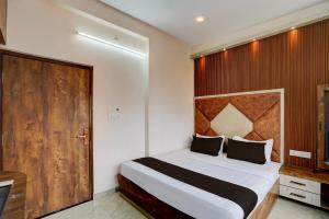 Hotel O Dev Vanshi Palace