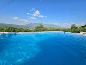 Swimming Pool - Valley View Home Drobonik