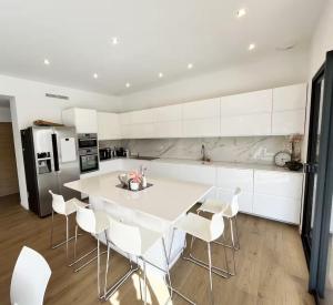 Dream azur House Riviera swimming-pool close to the beach