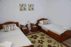 Swimming Pool - Leko House Perondi