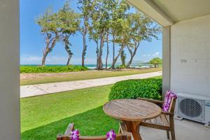 Islander on the Beach 123- Oceanfront Ground Floor Studio "Coco Moon"