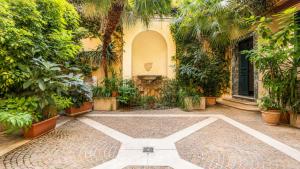 Elegantis Campo Marzio Penthouse With Terrace - Elegance near Spanish Steps Trevi and Pantheon
