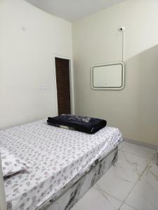 Kalpavrukksha Luxury Service Apartment Unit 2 - 1BHK, 2 Bathroom Single cotFully Furnished