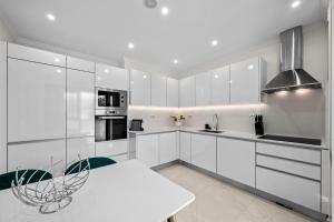 Penthouse with Sea View in Top Location
