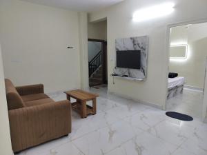 Kalpavrukksha Luxury Service Apartment Unit 2 - 1BHK, 2 Bathroom Single cotFully Furnished