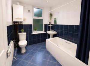 Spacious 3 Bedroom House Near Leeds City Centre