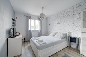 Appartement Calme - Parking privé - Proche Tram