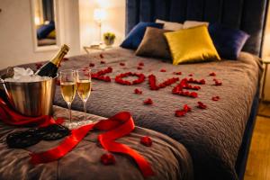 Love House Allure
