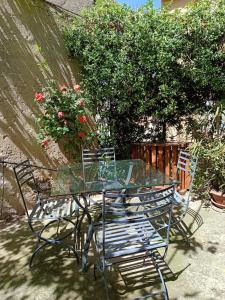 Family&Friends 3 - Cozy Garden 3-Room Guest Suite - Terraced Fruit Garden Quiet Outdoor Relaxation - Spacious group stay - fully equipped & minutes from the sea & beach