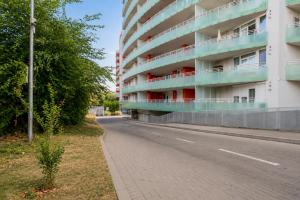 City Oasis Studio - Public Parking