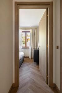 Design Apartment with Lake View and Private Garden