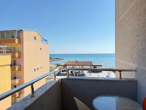 Seaview Orange Studio