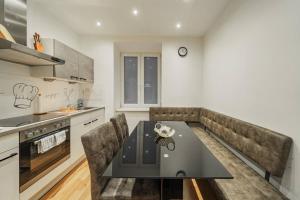 Spacious Belvedere City Apartment