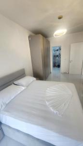 Two Bedroom Apartament with 2 Bathrooms