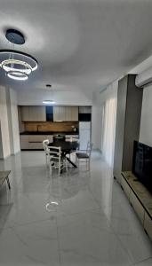 Two Bedroom Apartament with 2 Bathrooms