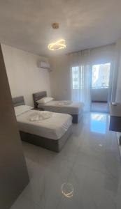 Two Bedroom Apartament with 2 Bathrooms