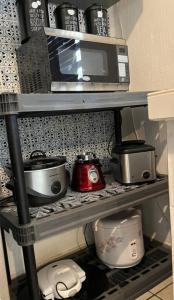 Casa Encinos frente a parque indutrial