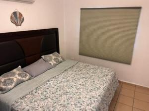 Casa Encinos frente a parque indutrial