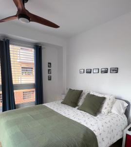 Apartamento luminoso con parking a 250 m de playa y centro