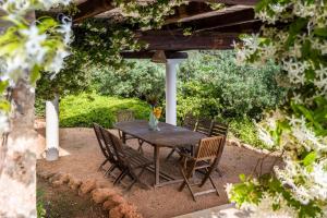 Can Pep Vicentet - House with pool and garden in Es Cubells